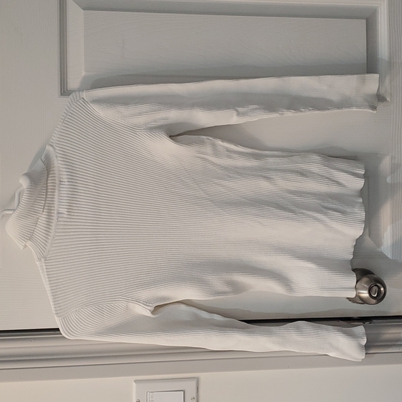 Sweater - Picture 2 of 4